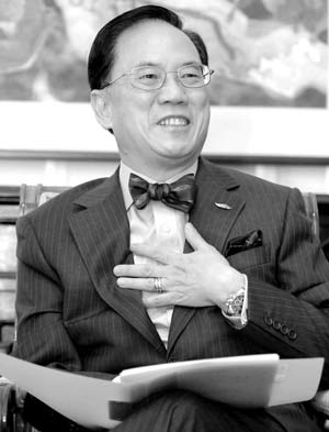 曾蔭權：香港精神就是永不言敗