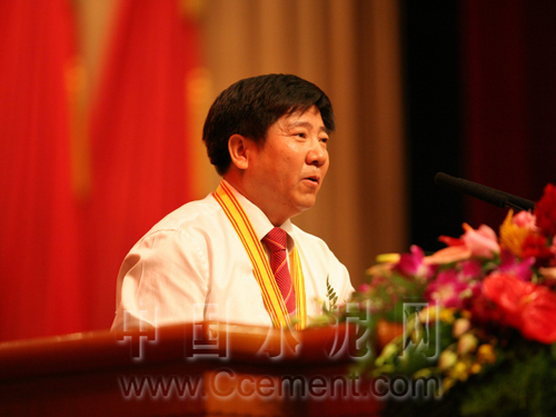 馮運(yùn)生：把政治優(yōu)勢(shì)轉(zhuǎn)化為企業(yè)競(jìng)爭(zhēng)優(yōu)勢(shì)
