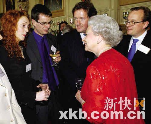 布魯克斯：英國小報女王華麗蛻變記