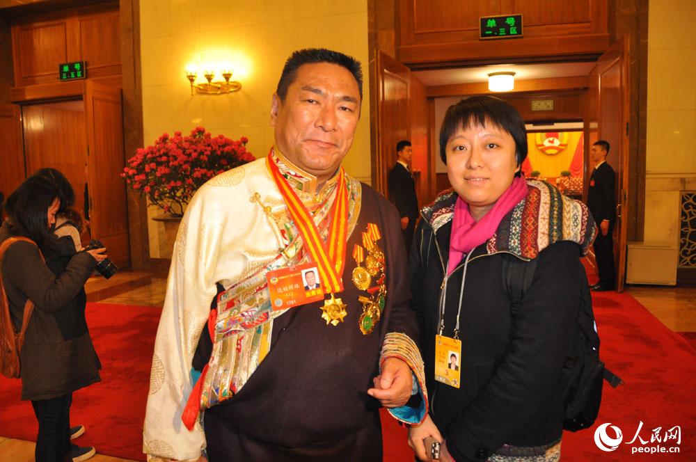 “兩會(huì)”少數(shù)民族和宗教界委員受追捧