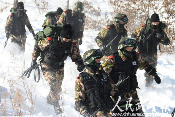 處突搶險(xiǎn)爭(zhēng)先 武警鶴崗支隊(duì)被譽(yù)
