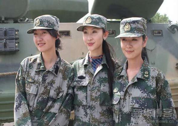 軍營(yíng)里迎來30名模特