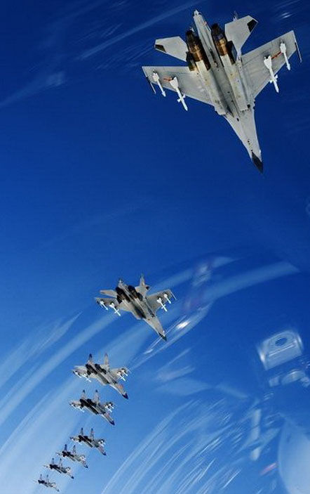 外媒港媒關(guān)注中國(guó)空軍形成成系統(tǒng)遠(yuǎn)程作戰(zhàn)能力