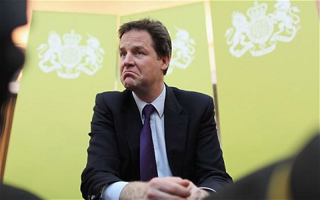 英副首相采訪中自爆是愛哭鬼 疏遠卡梅倫挖苦外長