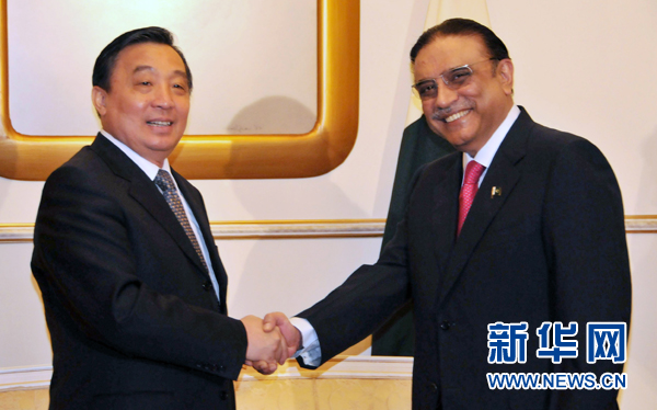 中國(guó)政府特使王晨與巴基斯坦總統(tǒng)共同出席中巴建交60周年招待會(huì)