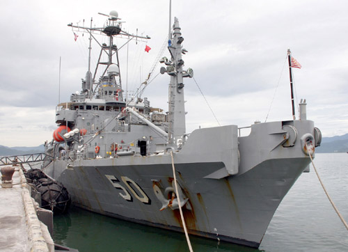美軍艦抵達(dá)越南峴港開始聯(lián)合軍事演練