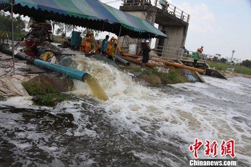 泰國(guó)洪災(zāi)已致320人死亡 曼谷北部居民隨時(shí)撤離