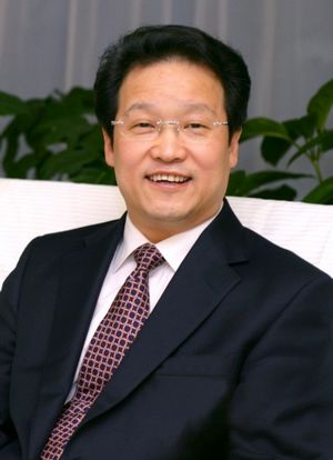 國務院任免國家工作人員 尚福林任銀監(jiān)會主席