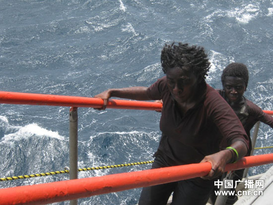 巴布亞新幾內(nèi)亞渡輪沉沒上百人失蹤 中國船只救起29人