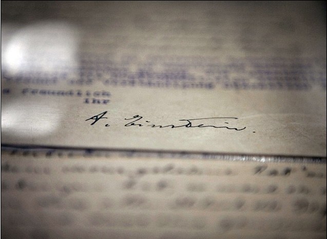 愛因斯坦生前8萬份筆記、信件將通過網(wǎng)絡公開發(fā)布