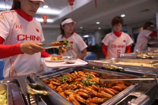 探訪國家奧體中心運(yùn)動(dòng)員餐廳：中國奧運(yùn)選手吃什么？
