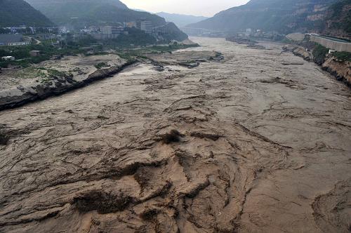 黃河陜西段現(xiàn)23年最大洪峰 壺口景區(qū)緊急關閉