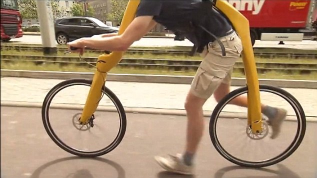 德國新概念自行車顛覆傳統(tǒng) 無踏板車座、需跑步驅動