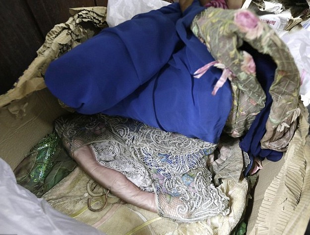 菲律賓前第一夫人百余箱名貴鞋、衣物受毀嚴(yán)重