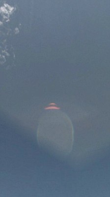 一對(duì)疑似UFO驚現(xiàn)谷歌地圖 外形相似卻相距1600公里