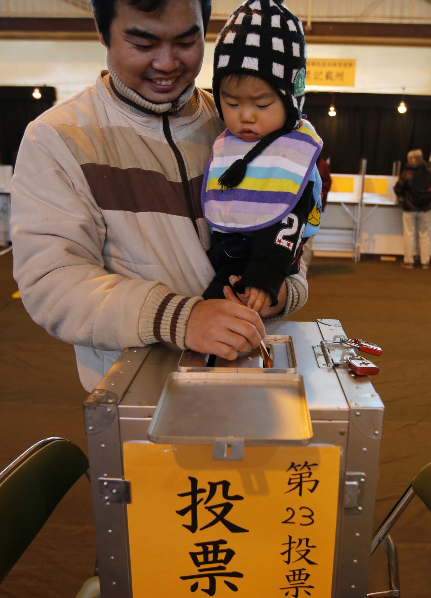 日本眾議院選舉 野田“聽天由命”安倍或東山再起