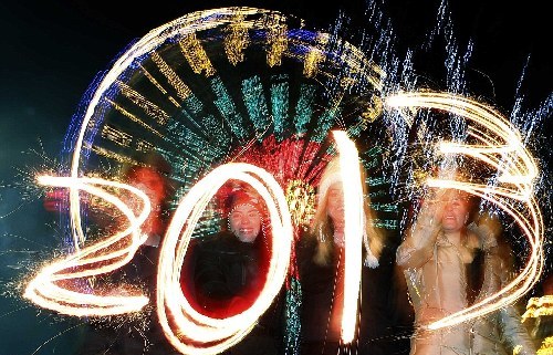 悉尼炫彩焰火、時(shí)代廣場(chǎng)倒計(jì)時(shí) 世界各地喜迎新年