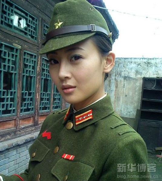 組圖：嬌柔女星軍裝照 誰(shuí)最惹人愛(ài)？