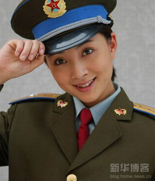 組圖：嬌柔女星軍裝照 誰最惹人愛？