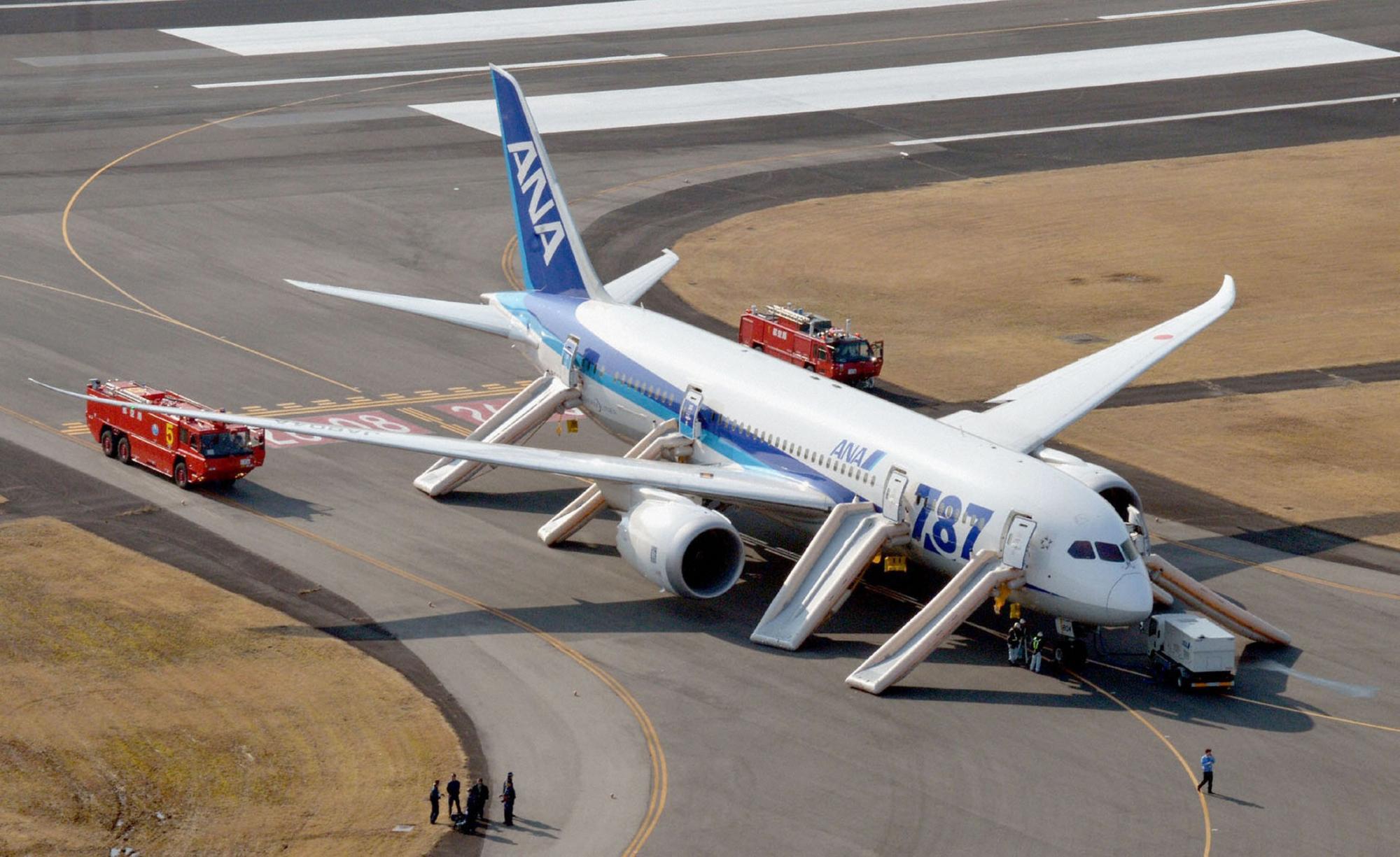 全日空一波音787飛機(jī)因遭遇故障緊急迫降 致5人受輕傷