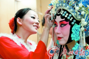 中國(guó)過年，全球涌動(dòng)“春”意