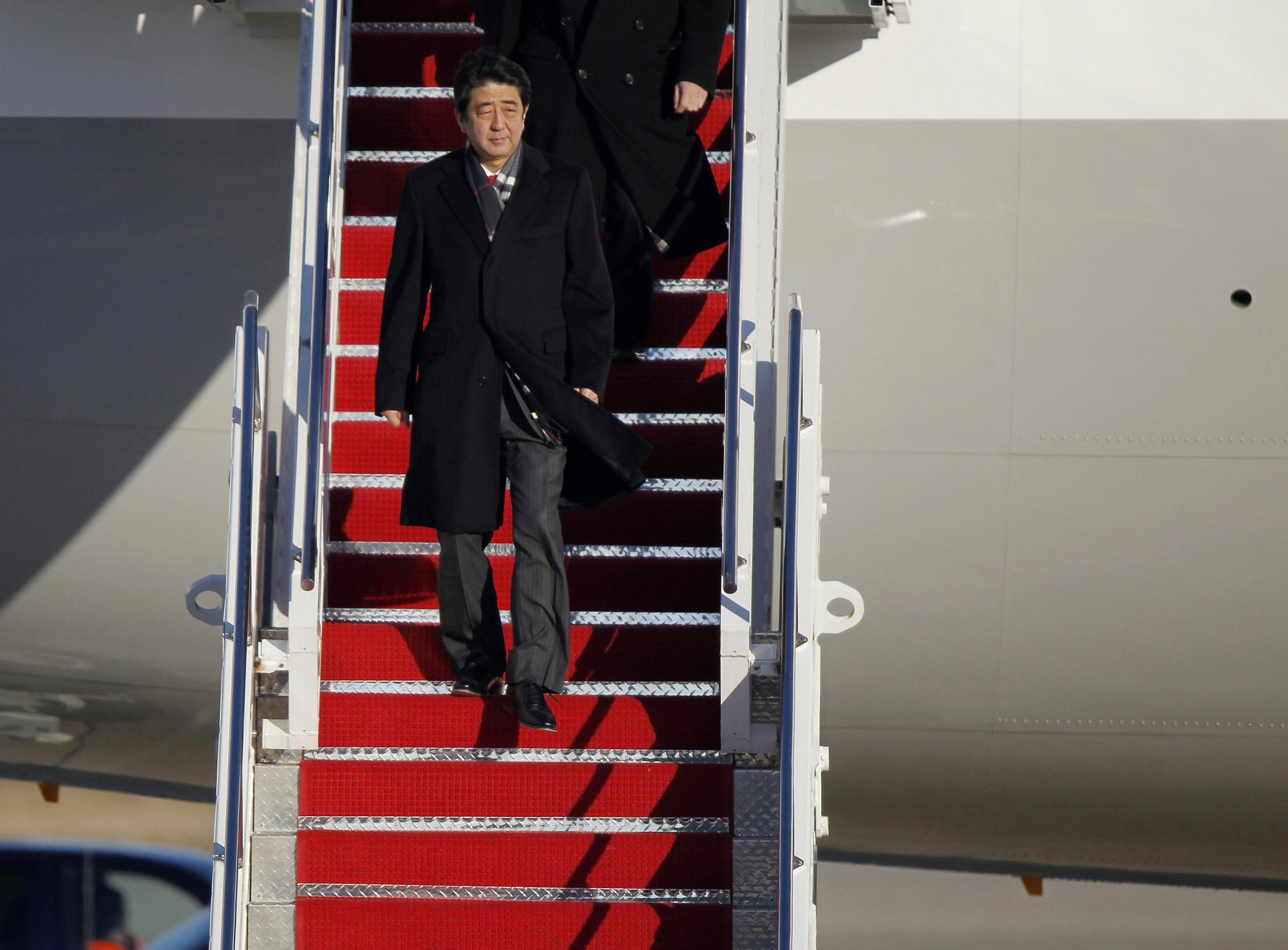 安倍抵達華盛頓開啟訪美之旅 日官員否認首相發(fā)表反華言論