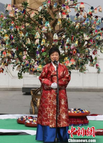 樸槿惠要開創(chuàng)新“漢江奇跡”將面臨哪些挑戰(zhàn)？