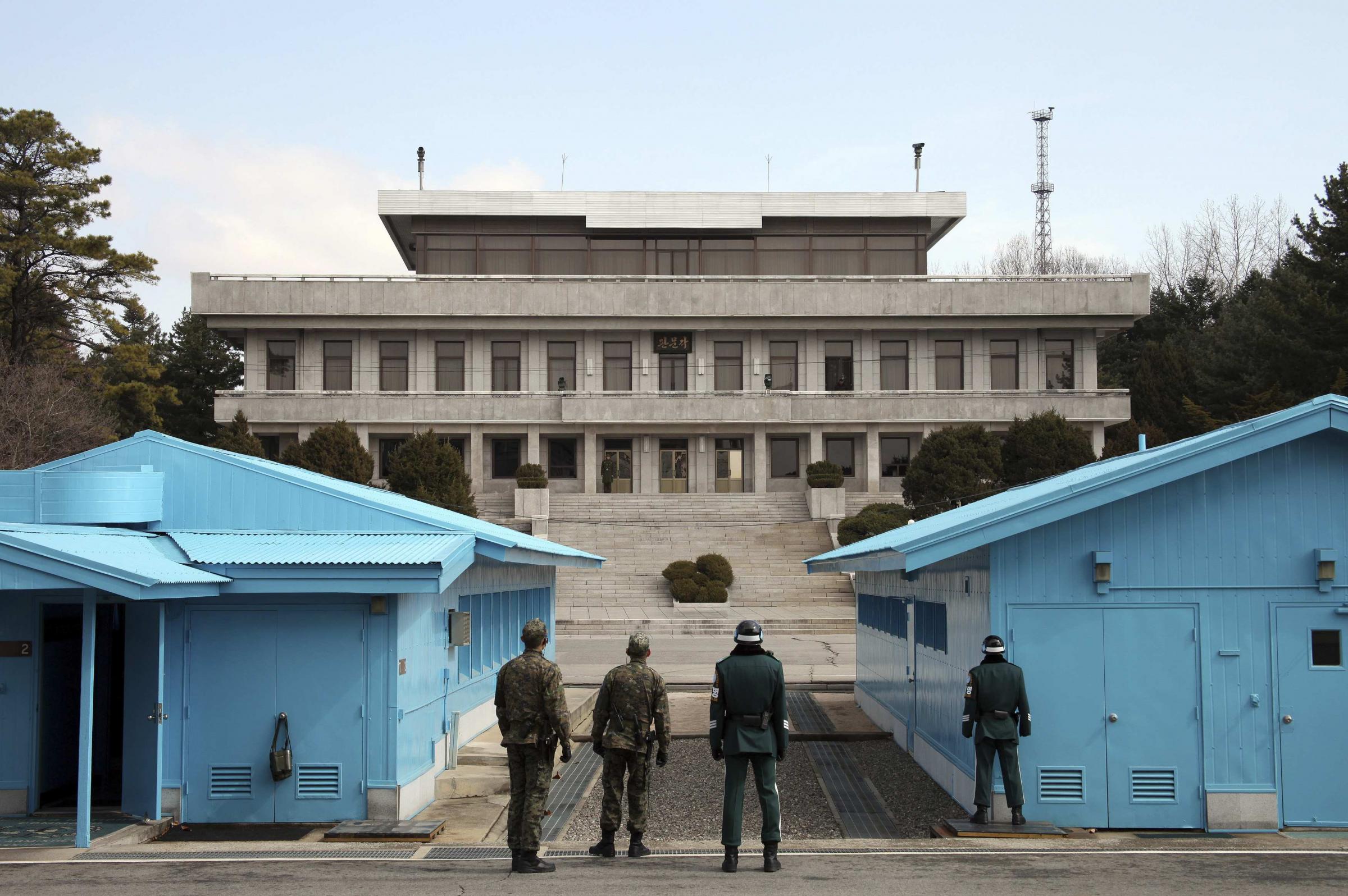 朝鮮百萬學(xué)生自愿報(bào)名參軍 韓國調(diào)查敏感時(shí)期高官打高爾夫