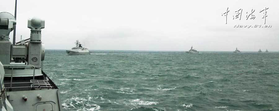 中國海軍特混編隊(duì)在東海訓(xùn)練?？兆鲬?zhàn)