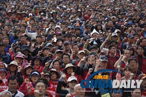 五一節(jié)亞洲多國勞動(dòng)者游行 要求加薪改善工作環(huán)境