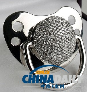 英國(guó)皇家寶寶出生在即 奢侈品牌推出昂貴嬰兒禮物