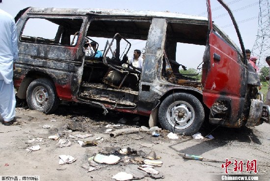 圖:巴基斯坦校車爆炸17名小學(xué)生和1名教師遇難