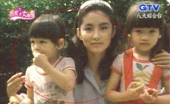 林青霞抱4歲徐若瑄合照 兩代女神“穿越照”瘋傳
