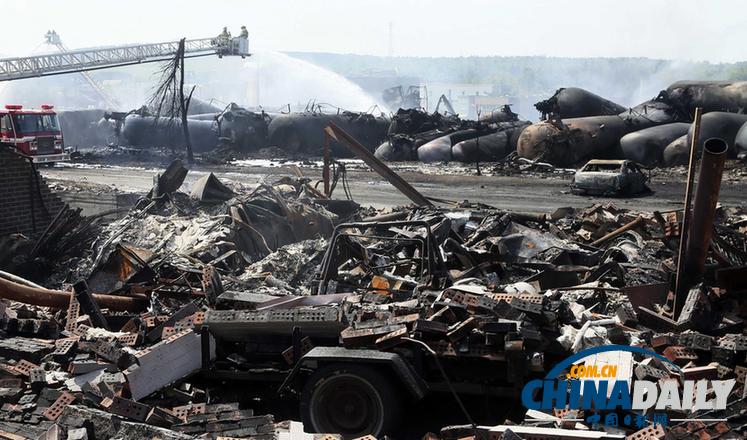 組圖：加拿大油罐列車出軌爆炸五死數(shù)十傷 總理赴現(xiàn)場(chǎng)