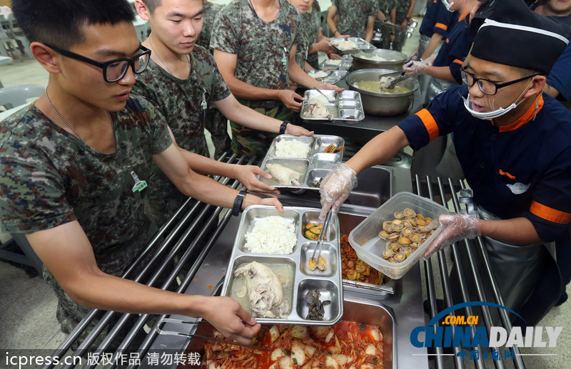 美味大補(bǔ)超幸福！韓國(guó)陸軍訓(xùn)練食譜加入鮑魚參雞湯