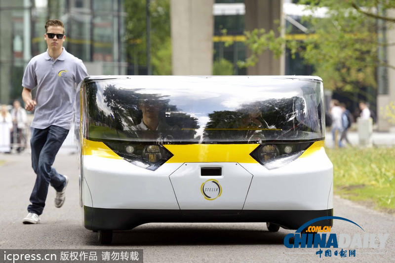全球首輛家用太陽(yáng)能汽車(chē)造型炫酷 可跑近700公里（組圖）