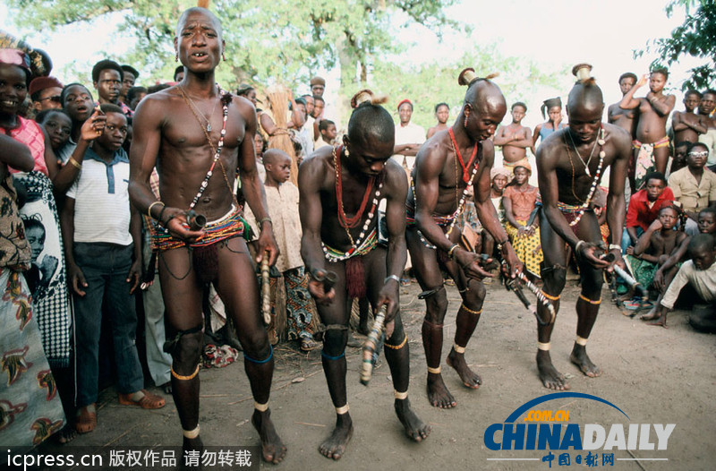 盤點土著超強穿著 露與不露發(fā)揮到最高境界(組圖)