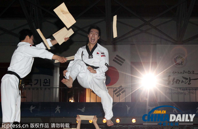 盤點(diǎn)各國(guó)神奇功夫 武林爭(zhēng)霸誰(shuí)與爭(zhēng)鋒（高清組圖）