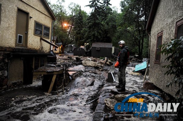美國多地因暴雨發(fā)出洪水警報(bào) 已致1死3失蹤（圖）