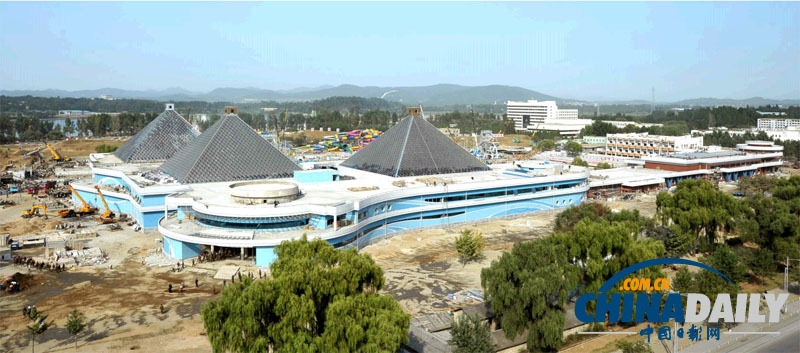 金正恩視察戲水場工地 贊揚人民軍可創(chuàng)造奇跡（圖）