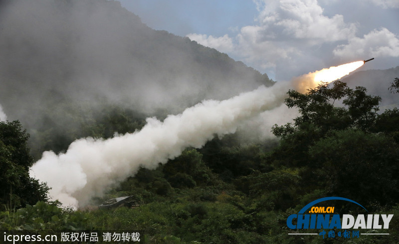 駐韓美軍試射多管火箭 場(chǎng)面壯觀（高清組圖）