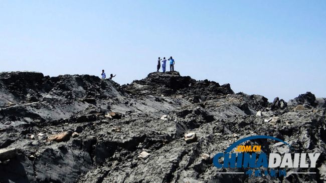 巴基斯坦地震“震”出小島 專家發(fā)現(xiàn)島上溢出甲烷
