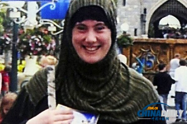 國際刑警通緝“白寡婦” 或?yàn)榭夏醽喛植酪u擊主謀(組圖)
