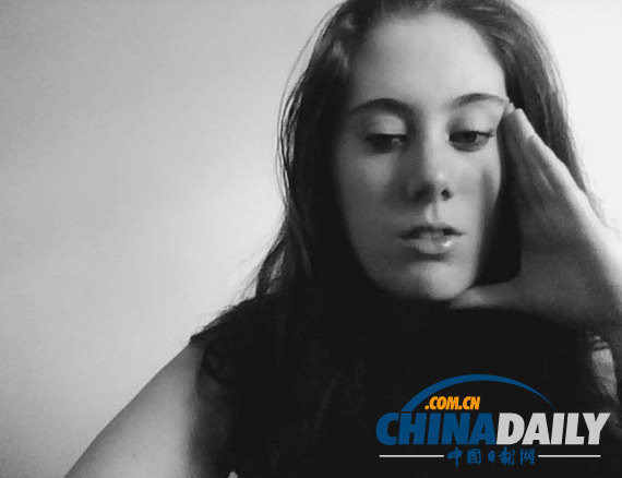 英國(guó)“白寡婦”曾秘密結(jié)婚 丈夫?yàn)榭夏醽喦昂＼娷姽? style=