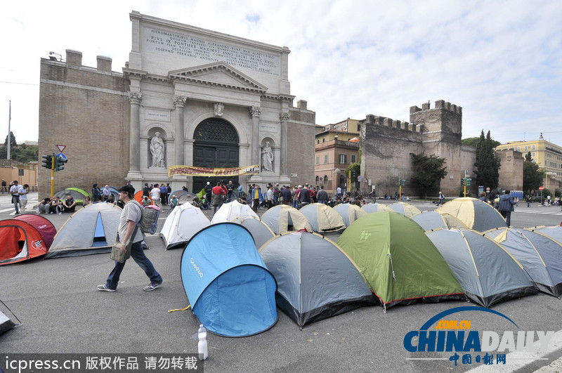 意大利民眾搭帳篷示威 抗議財政緊縮政策