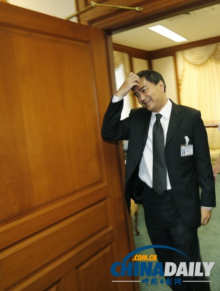 泰國(guó)總檢察長(zhǎng)起訴前總理阿披實(shí) 或面臨謀殺指控