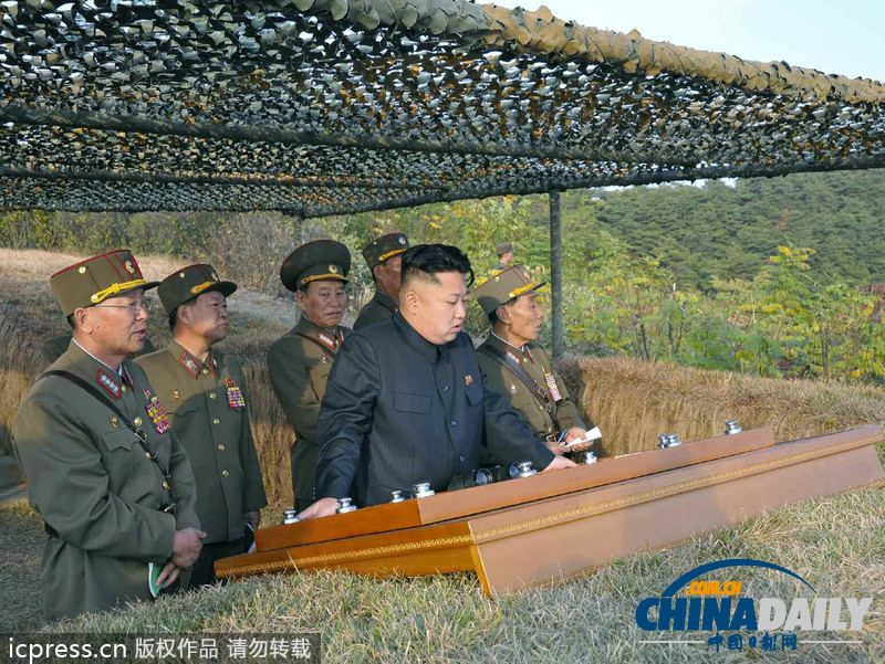 金正恩指導(dǎo)朝鮮人民軍火力打擊訓(xùn)練（組圖）