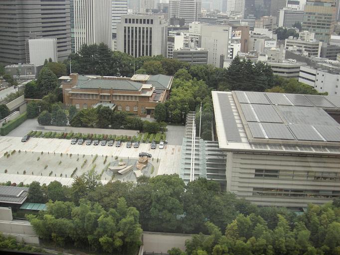 日本官房長(zhǎng)官稱若情況需要首相可騎坐摩托車上班