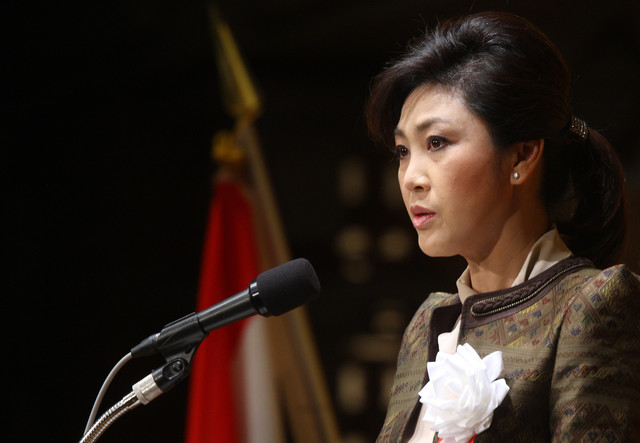 抗議者攻占泰國(guó)政府部門 英拉面臨巨大壓力
