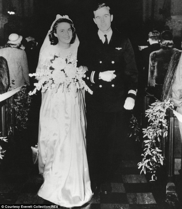 老布什夫婦69年相濡以沫 多些調(diào)侃系婚姻長久秘訣